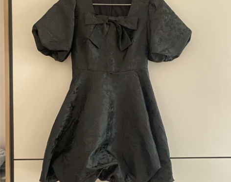 蝴蝶结方领连衣裙小黑裙泡泡袖花苞裙L码po...