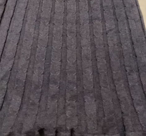 中裙，适合120斤以内，全新，试穿过，胯太...