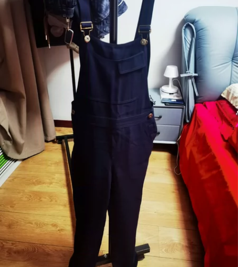 背带连体裤，深蓝色，面料厚实丝滑柔软细腻，...