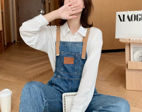 牛仔背带裤，小谷粒撞色背带小标牛仔裤女春夏...