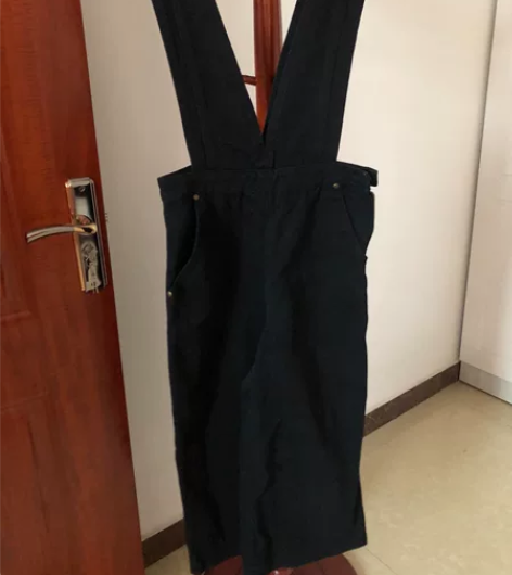 背带直筒九分裤,面料是牛仔的 拍下不退换,...