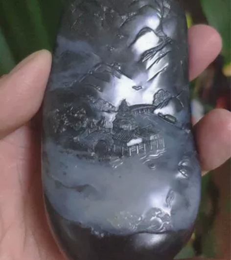 和田玉青花山水,青年玉雕大师蒲阳亲工雕刻,...