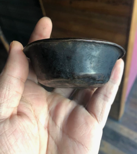 老的小铜碗一个、直径8厘米、高度约3厘米、...