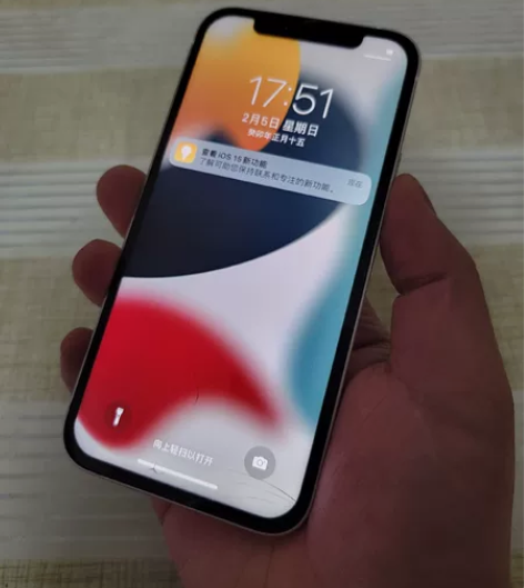 苹果12 国行 白色 128G 边...