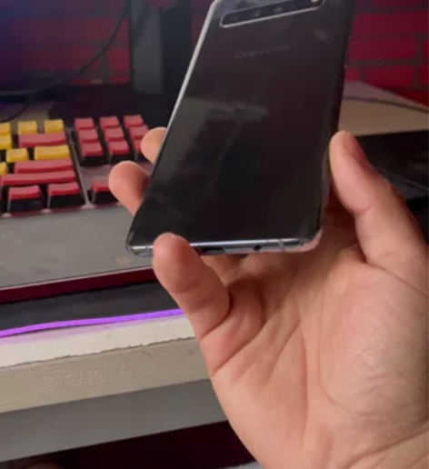 三星S105G，8+256大内存，完美屏，...