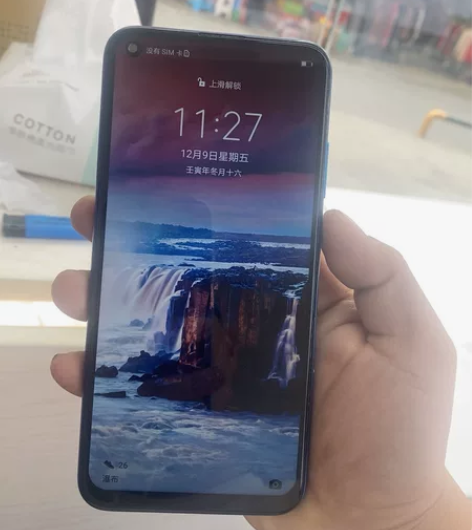 荣耀play3外观美丽备用机首选，帮卖的倒...