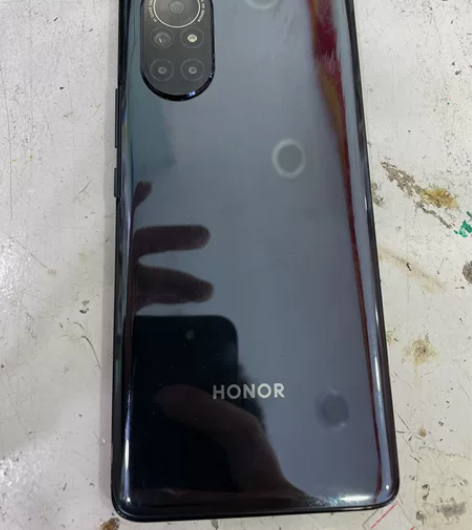 自用一年多 荣耀V40轻奢版 感兴趣的话点...