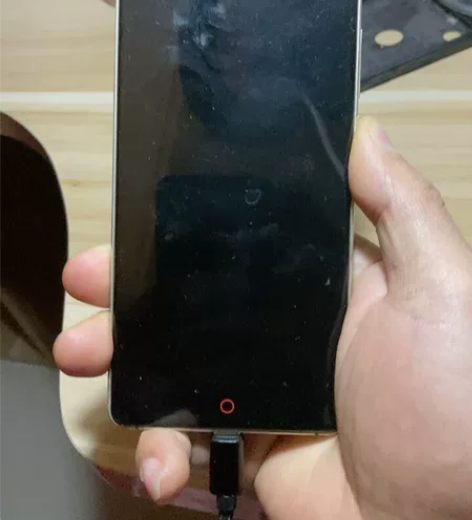 努比亚z11 黑金版 6+64g，手机是原...