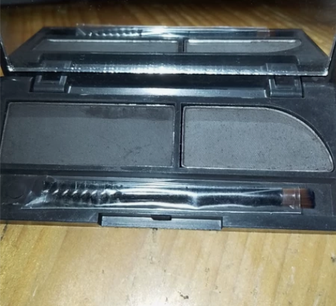 大牌眉粉专柜正品小样3克，有瑕疵，有瑕疵，...