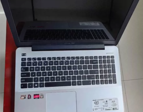 华硕笔记本 17年底购入，价格4000+，...