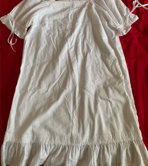 歌莉娅剪标连衣裙S码全新。 感兴趣的话点“...