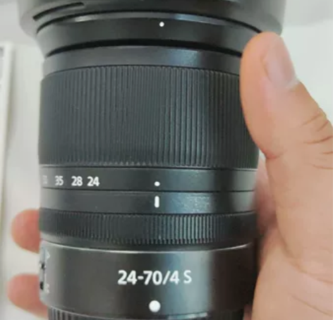 22年3月份，购买的全新尼康z24-70f...