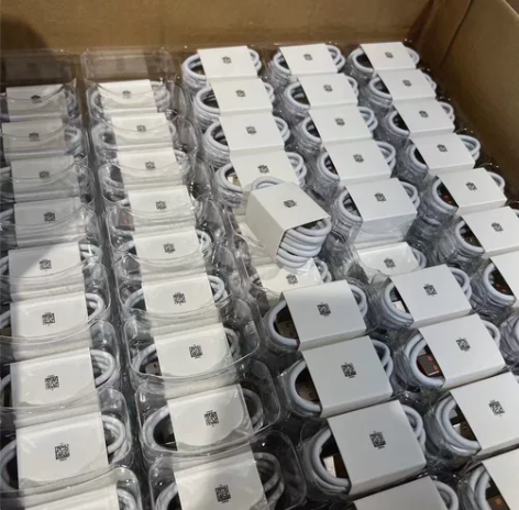 华为5A充电线,支持40瓦快充。 华为6A...