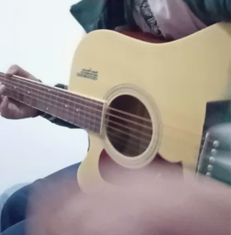 卢森吉他一把，葵涌自提，几乎全新，没有怎么...