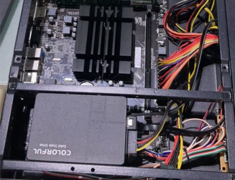 七彩虹小主机 j1900 8g 240g！...