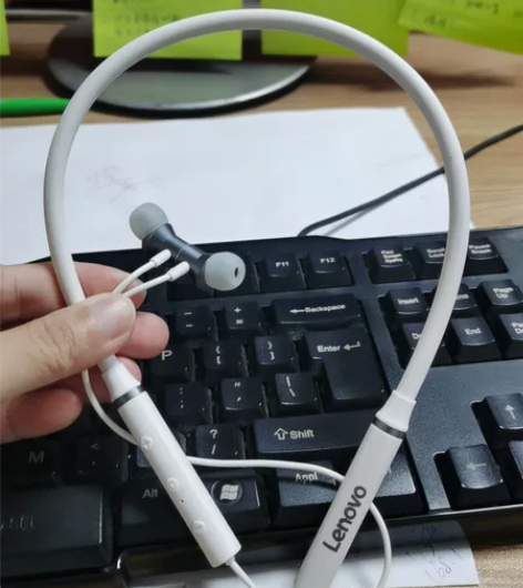 联想蓝牙耳机，没有任何问题，买回来没用过几...
