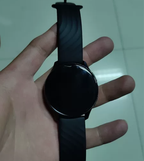 一加手表,屏幕微瑕,其他功能正常,送配套充...