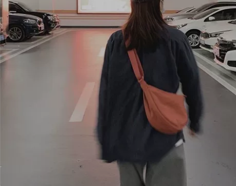 斜挎包秒杀25包邮，专柜59一个～ 容量大...