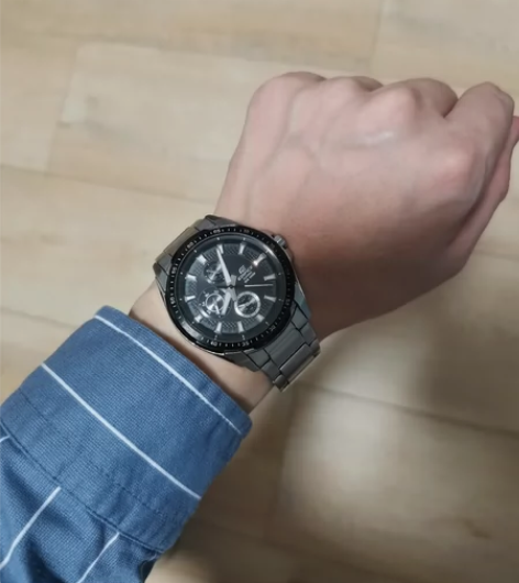 卡西欧石英表，EF-336D，钢表带。表带...
