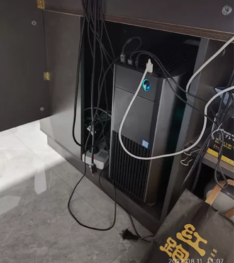 外星人R6主机，显卡换了个办公室亮机卡。主...