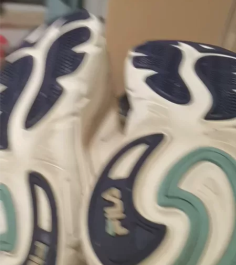 斐乐火星鞋 只穿正品，有交易记录！95新，...