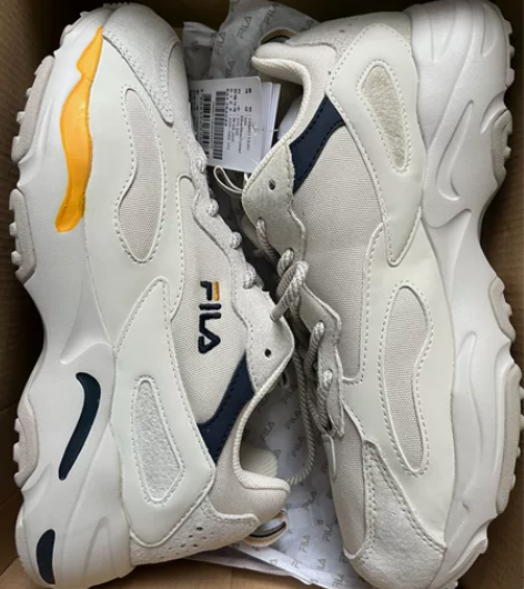 Fila鞋tracer  全新，鞋盒坏了，...