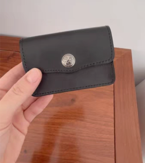 包邮全新实物拍摄 真皮卡包 包盖式扣式零钱...