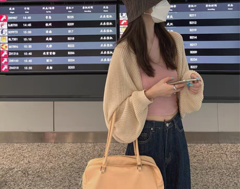 转卖白水女 针织开衫外套女春秋新款宽松温柔...