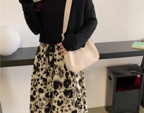 转卖包包女2021新款潮大容量复古小方包简...