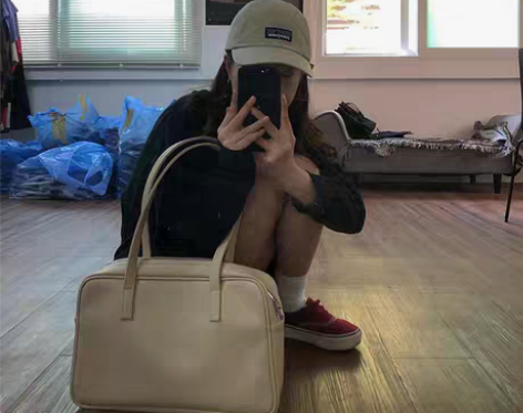 转卖包包女2021新款潮韩国学院风大容量单...