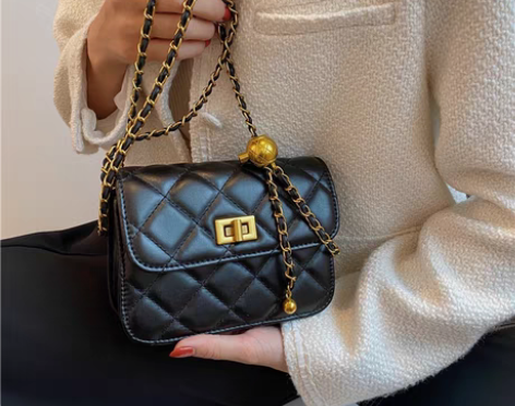 包邮2022春夏新款女包百搭菱格小金球链条...