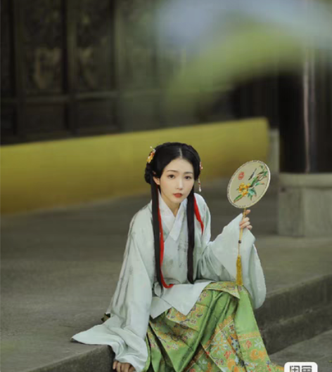 包邮【退坑】兰若庭 汉服 如意松鼠 明制 ...