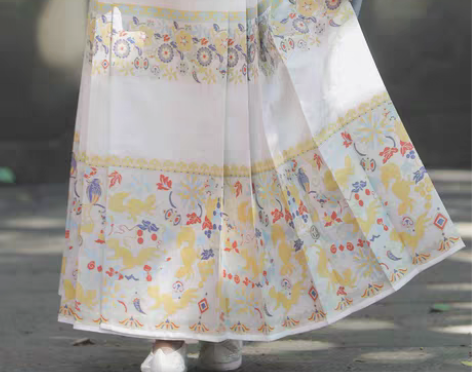 转卖兰若庭 汉服 如意松鼠 明制 妆花 马...