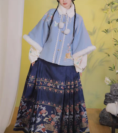 包邮鹿鸣归，正的，短袄，l码淡蓝色。 全新...