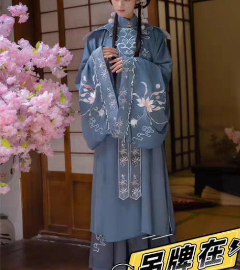 包邮清梳汉服,西府幽兰 穿出去过两次 也就...