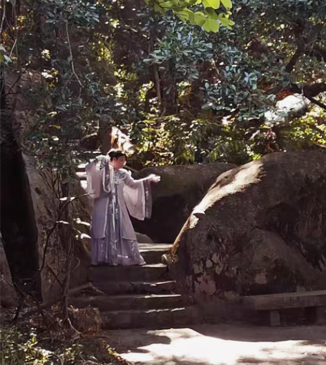 包邮出明制汉服和齐胸汉服 码数都是l码 紫...