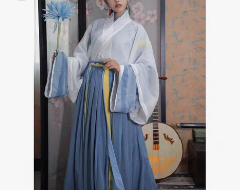 转卖五五年汉服 霜降 我太矮了 穿着不太好...