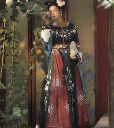 转卖耀春原创汉服女正品花瑶归唐制坦领三件套...