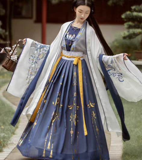 包邮几乎全新的汉服，只穿过两次，已经洗干净...