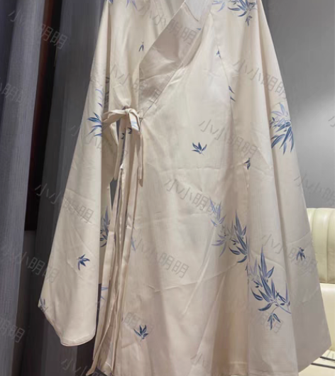 包邮正品司南阁明制汉服 所有的照片均为苹果...