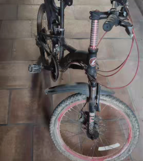 转卖搬家了出手一辆,使用痕迹明显,大件,外...