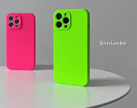 转卖荧光绿液态硅胶iPhone13pro手...