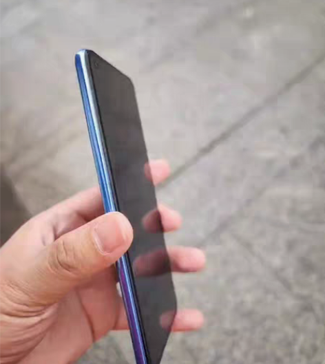 小米11青春 有蓝色和粉色后盖有一点瑕疵破...