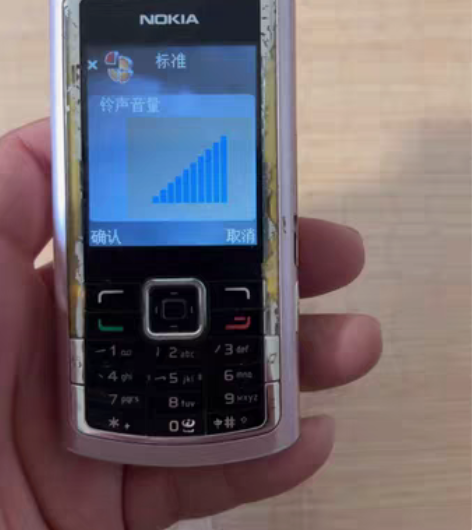 诺基亚n72 功能：功能正常信号：移动卡可...