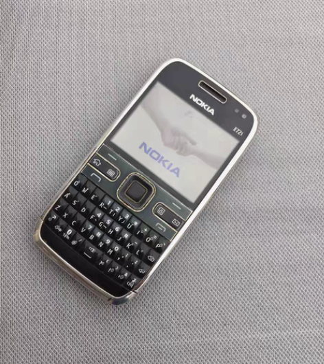 诺基亚E72i,听筒有些杂音,可以听清对方...