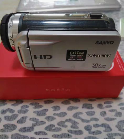 三洋摄像机，500元不议价，支持自提，也可...