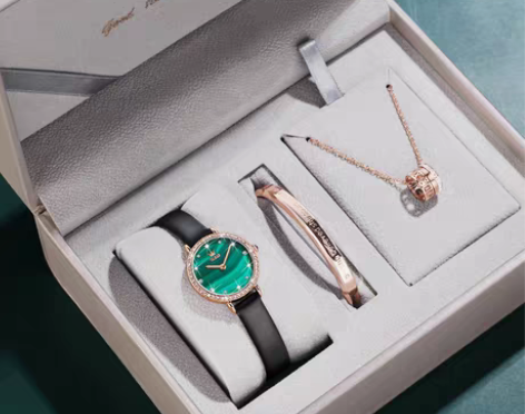 转卖手表女款名牌小众阿玛妮正品牌轻奢气质学...