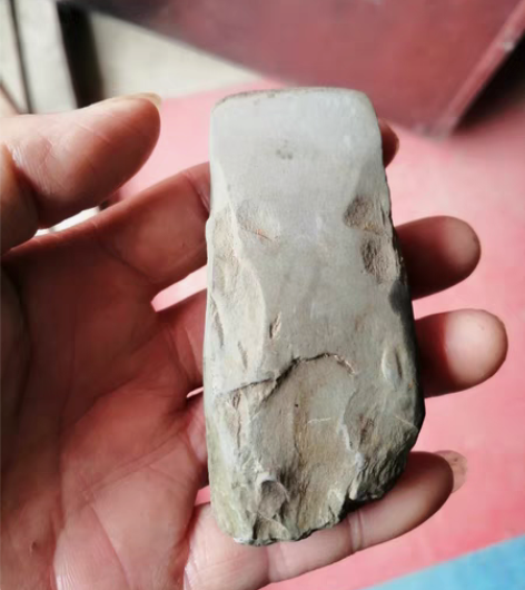 新石器时代石斧，口完好无损，品相如图，看好...