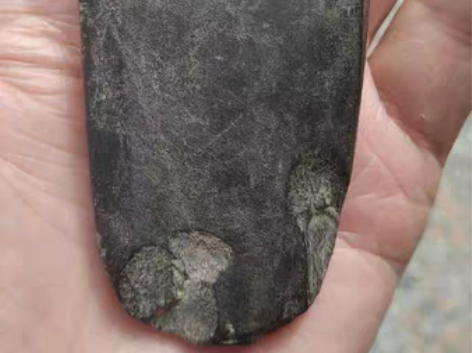 包邮新石器时代的的黑石石铲，大西北沙漠皮壳...