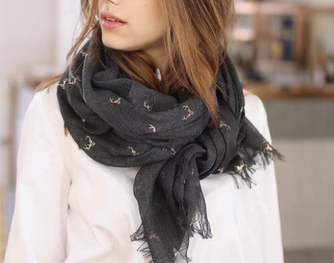 转卖AI 高品质烫金丝巾 客供面料触感舒适...